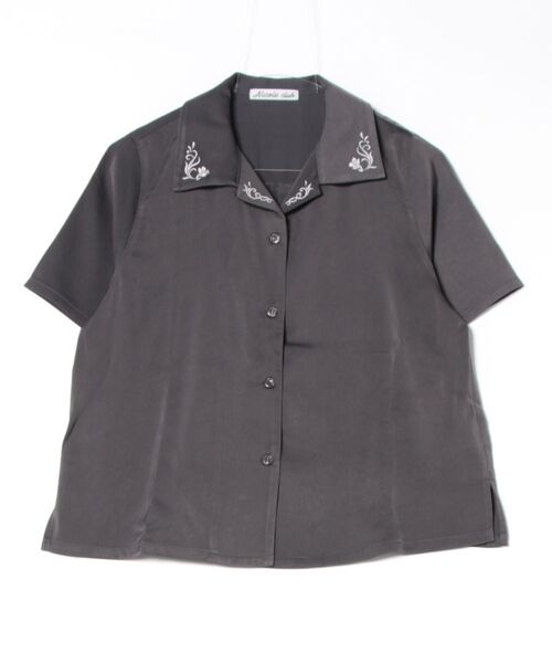 新品未使用・タグ付き　イノセントワールド　フォーク刺繍ブラウス　カフェオレ NICOLE CLUB（ニコル クラブ）の「ネクタイ付き2way刺繍ブラウス