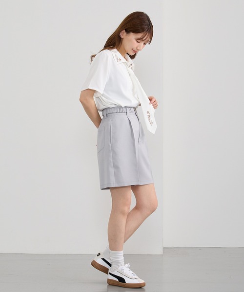 NICOLE CLUB(ニコル クラブ)の「ネクタイ付き2way刺繍ブラウス(シャツ/ブラウス・レディース・オフホワイト/サックスブルー/ピンク/チャコール・MEDIUM)」の9枚目の写真