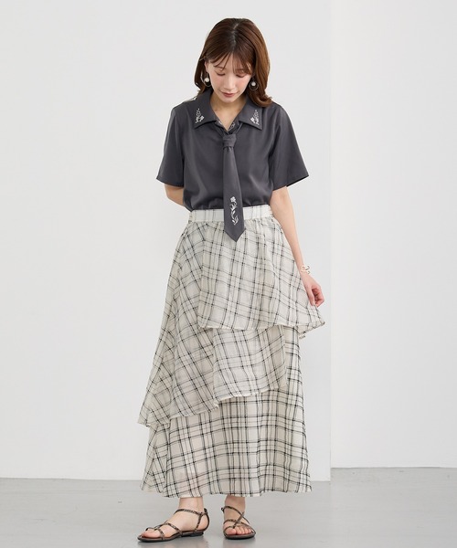 NICOLE CLUB(ニコル クラブ)の「ネクタイ付き2way刺繍ブラウス(シャツ/ブラウス・レディース・オフホワイト/サックスブルー/ピンク/チャコール・MEDIUM)」の13枚目の写真