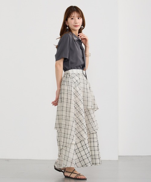 NICOLE CLUB(ニコル クラブ)の「ネクタイ付き2way刺繍ブラウス(シャツ/ブラウス・レディース・オフホワイト/サックスブルー/ピンク/チャコール・MEDIUM)」の14枚目の写真