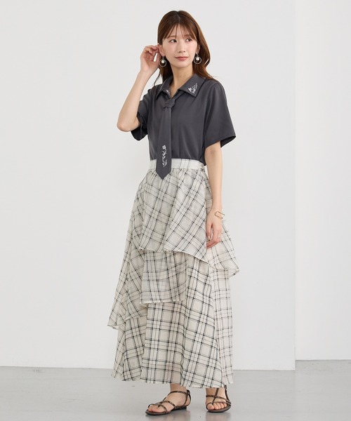 NICOLE CLUB(ニコル クラブ)の「ネクタイ付き2way刺繍ブラウス(シャツ/ブラウス・レディース・オフホワイト/サックスブルー/ピンク/チャコール・MEDIUM)」の15枚目の写真
