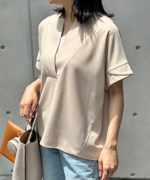 Emma Taylor(エマテイラー)の「カットジョーゼットキーネックオーバープルオーバー(Tシャツ/カットソー・レディース・ホワイト/ベージュ/ブラック・FREE)」の13枚目の写真