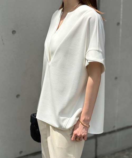 カットジョーゼットキーネックオーバープルオーバー Emma Taylor