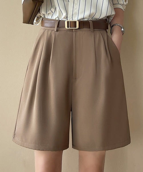 DAY CLOSET（デイ クローゼット）の「【大きいサイズ有】ゆったり大人っぽstyle。ダブルタックハーフパンツ レディース（その他パンツ・レディース・ブラウン/グレー/ブラック/サックスブルー/グリーン/キナリ/ネイビー・S/M/L/2XL/XL）」の4枚目の写真