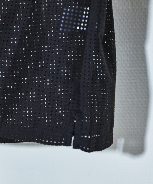 5351 POUR LES HOMMES（ゴーサンゴーイチプールオム）の「【25S/S】パッチワーク メッシュ 半袖シャツ（シャツ/ブラウス・メンズ・ホワイト/ブラック・46/44/50/48）」の9枚目の写真