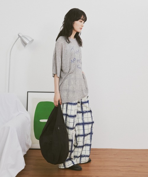 MERLOT(メルロー)の「レタリングロゴ刺繍オーバーサイズシアーT(Tシャツ/カットソー・レディース・ピンク/ネイビー/グレー・FREE)」の8枚目の写真