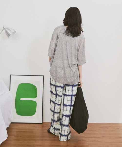 MERLOT(メルロー)の「レタリングロゴ刺繍オーバーサイズシアーT(Tシャツ/カットソー・レディース・ピンク/ネイビー/グレー・FREE)」の9枚目の写真