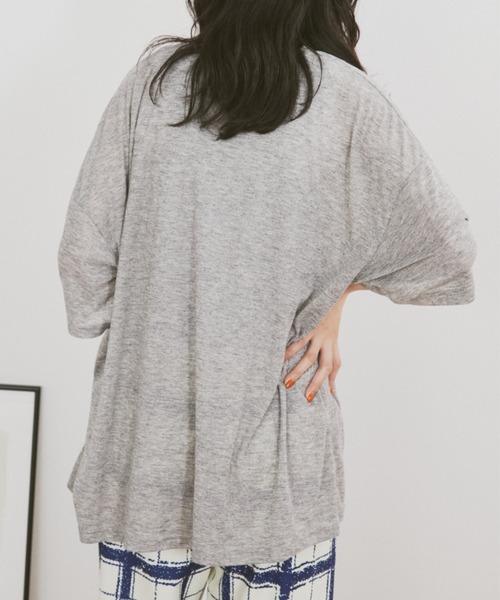 MERLOT(メルロー)の「レタリングロゴ刺繍オーバーサイズシアーT(Tシャツ/カットソー・レディース・ピンク/ネイビー/グレー・FREE)」の6枚目の写真