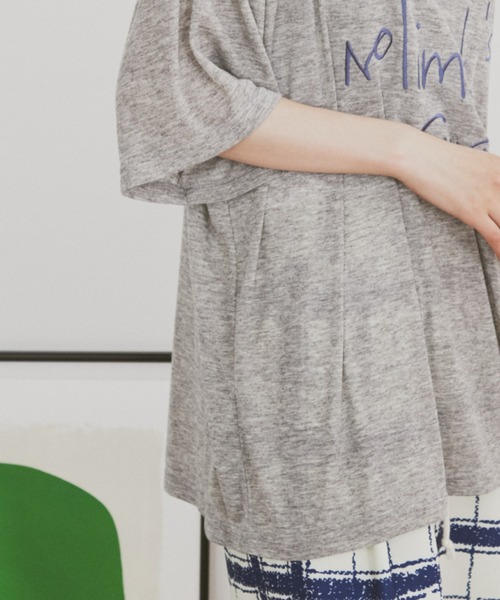 MERLOT(メルロー)の「レタリングロゴ刺繍オーバーサイズシアーT(Tシャツ/カットソー・レディース・ピンク/ネイビー/グレー・FREE)」の12枚目の写真