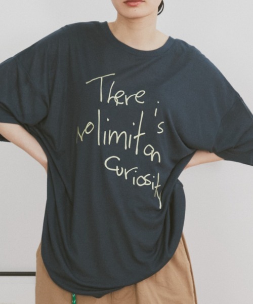 MERLOT(メルロー)の「レタリングロゴ刺繍オーバーサイズシアーT(Tシャツ/カットソー・レディース・ピンク/ネイビー/グレー・FREE)」の13枚目の写真