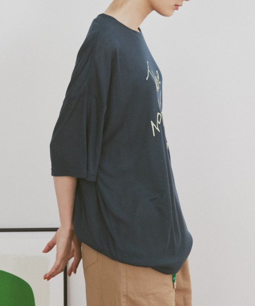 MERLOT(メルロー)の「レタリングロゴ刺繍オーバーサイズシアーT(Tシャツ/カットソー・レディース・ピンク/ネイビー/グレー・FREE)」の14枚目の写真