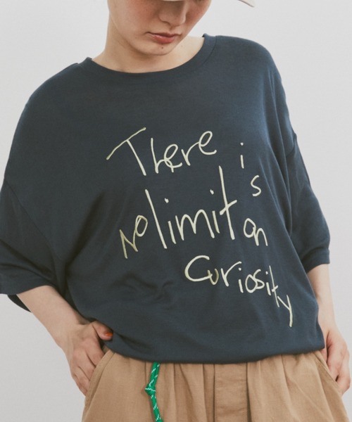 MERLOT(メルロー)の「レタリングロゴ刺繍オーバーサイズシアーT(Tシャツ/カットソー・レディース・ピンク/ネイビー/グレー・FREE)」の16枚目の写真