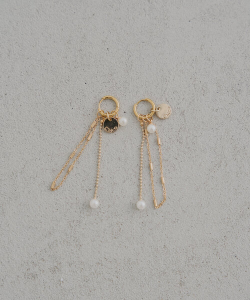 ピアス Chiko セール】プレート付きパールチェーンピアス（ピアス（両耳用