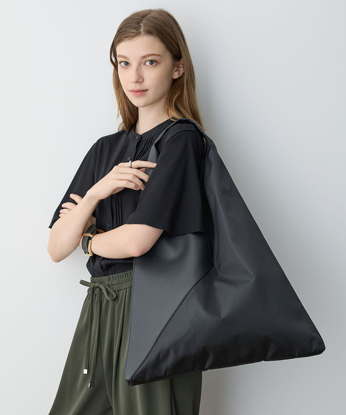LE SOUK HOLIDAY(ルスークホリデー)の「トライアングルトートバッグ(トートバッグ・レディース・ブラック/ベージュ・フリー)」の6枚目の写真