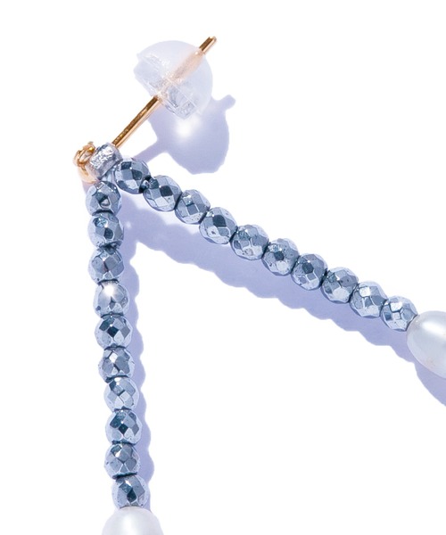 les bonbon(ルボンボン)の「【les bonbon】fragment pearl pierce/フラグメント パール ピアス(ピアス(両耳用)・レディース・グレー・FREE)」の2枚目の写真
