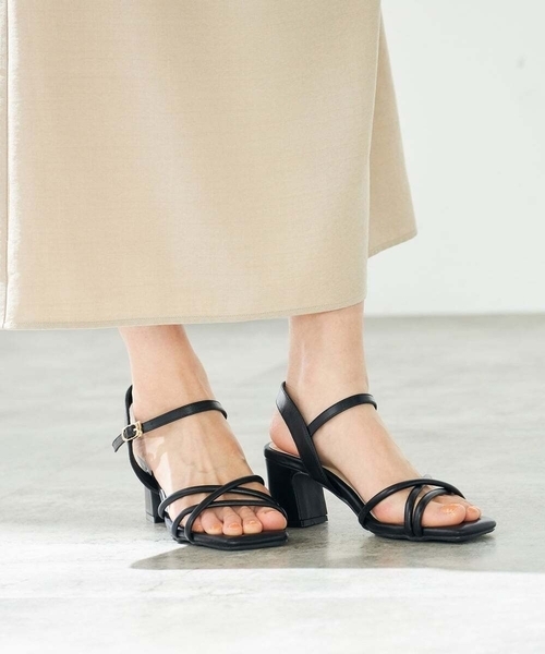 a.v.v（アーヴェヴェ）の「スクエアトゥストラップサンダル（サンダル・レディース・クリーム/アイボリー/ブラック・23.5/22.5/24.5）」の19枚目の写真