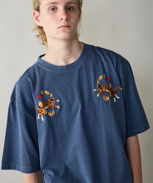 rehacer(レアセル)の「rehacer : Loop Tiger Pigment Dye T-shirt / ループタイガーピグメントダイ Tシャツ(Tシャツ/カットソー・メンズ・ブラック/ネイビー/レッド・SMALL/MEDIUM/LARGE/X-LARGE)」の4枚目の写真
