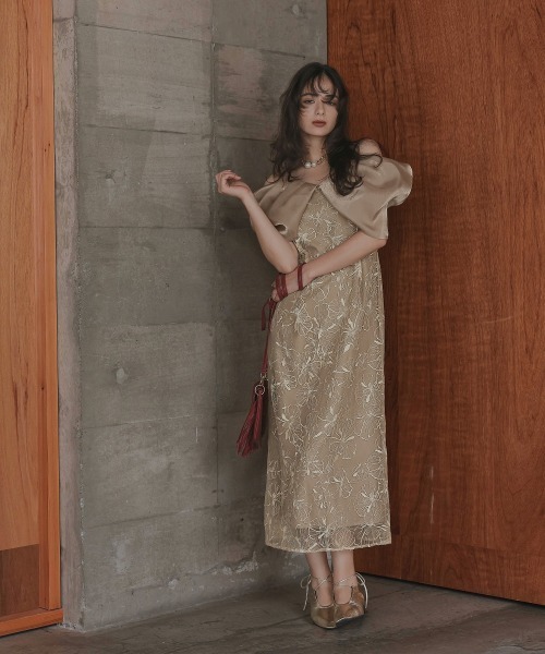 セール】メタリックボイルオーガンジーオフショルダーデザイン刺繍