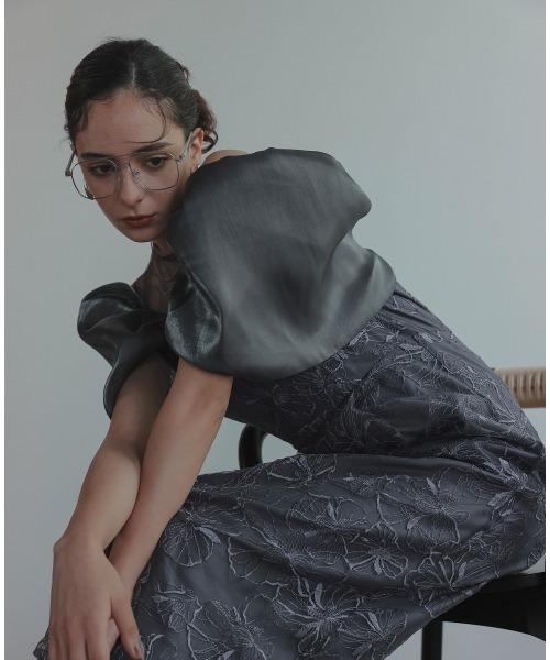 Callarus（カラルス）の「メタリックボイルオーガンジーオフショルダーデザイン刺繍ワンピースドレス〔Callarus〕（ドレス・レディース・グレー系/ベージュ系/ブラック・LL/L/M/3L/S）」の22枚目の写真