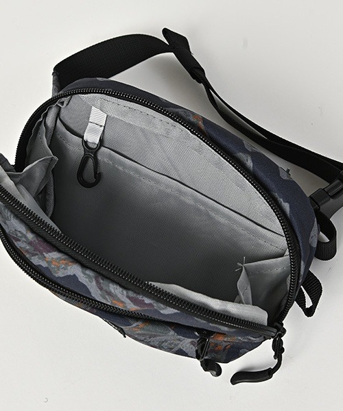 KiU(キウ)の「KiU キウ 300Dボディバッグ(ボディバッグ/ウエストポーチ・レディース・レオパード/ブラック系その他/その他2/その他・FREE)」の9枚目の写真