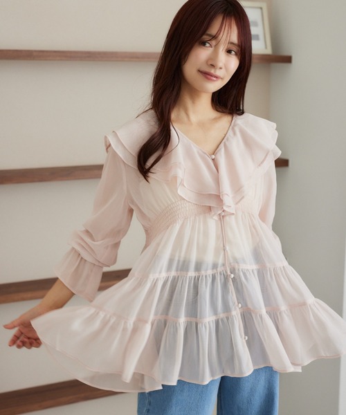 mysty woman（ミスティウーマン）の「【WEB限定カラー有】楊柳ティアードフリルブラウス 572873（シャツ/ブラウス・レディース・オフホワイト/ブラック/ライトピンク/ライトグレー・FREE）」の4枚目の写真