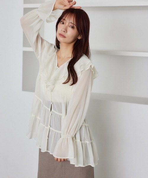 mysty woman（ミスティウーマン）の「【WEB限定カラー有】楊柳ティアードフリルブラウス 572873（シャツ/ブラウス・レディース・オフホワイト/ブラック/ライトピンク/ライトグレー・FREE）」の12枚目の写真