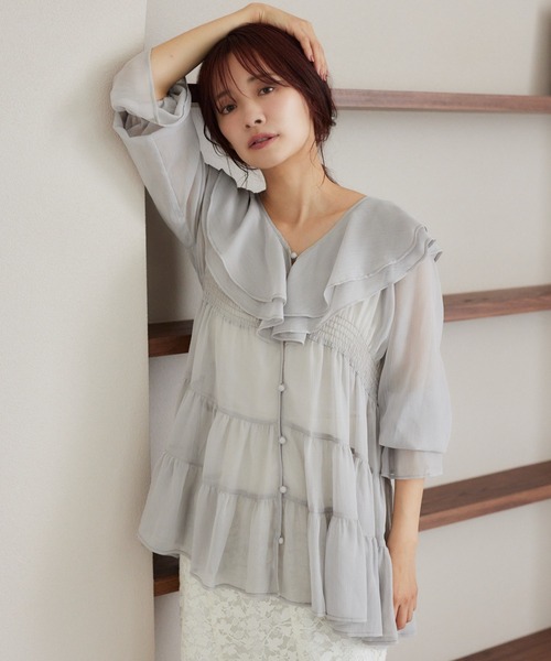 mysty woman（ミスティウーマン）の「【WEB限定カラー有】楊柳ティアードフリルブラウス 572873（シャツ/ブラウス・レディース・オフホワイト/ブラック/ライトピンク/ライトグレー・FREE）」の14枚目の写真