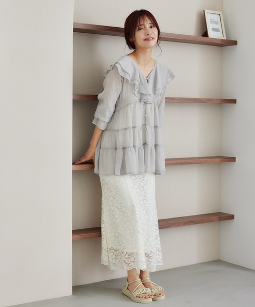 mysty woman（ミスティウーマン）の「【WEB限定カラー有】楊柳ティアードフリルブラウス 572873（シャツ/ブラウス・レディース・オフホワイト/ブラック/ライトピンク/ライトグレー・FREE）」の13枚目の写真