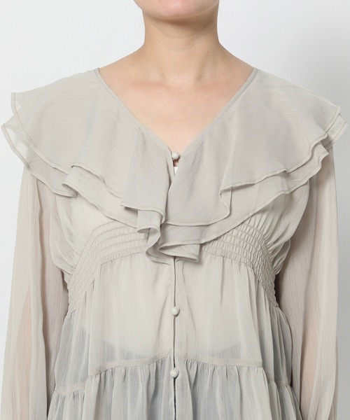 mysty woman（ミスティウーマン）の「【WEB限定カラー有】楊柳ティアードフリルブラウス 572873（シャツ/ブラウス・レディース・オフホワイト/ブラック/ライトピンク/ライトグレー・FREE）」の19枚目の写真