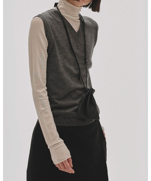 TODAYFUL（トゥデイフル）の「Powdery Turtle Tops（Tシャツ/カットソー・レディース・キナリ/クリーム/ブラック/スカイブルー・FREE）」の12枚目の写真