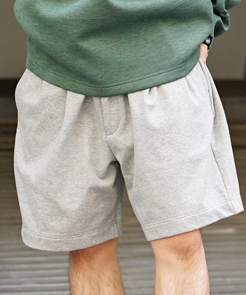 mocT(モクティー)の「mocT/モクティ STRETCH FLEECE 2TUCK SHORTS ストレッチフリース2タックショーツ ハーフパンツ(その他パンツ・レディース・ホワイト/ヘザーグレー・XL)」の2枚目の写真