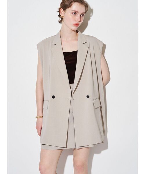 ELENDEEK（エレンディーク）の「リラクシーテーラードジレ【セットアップ対応】（テーラードジャケット・レディース・ブラウン/アイボリー/チャコールグレー・FREE）」の2枚目の写真