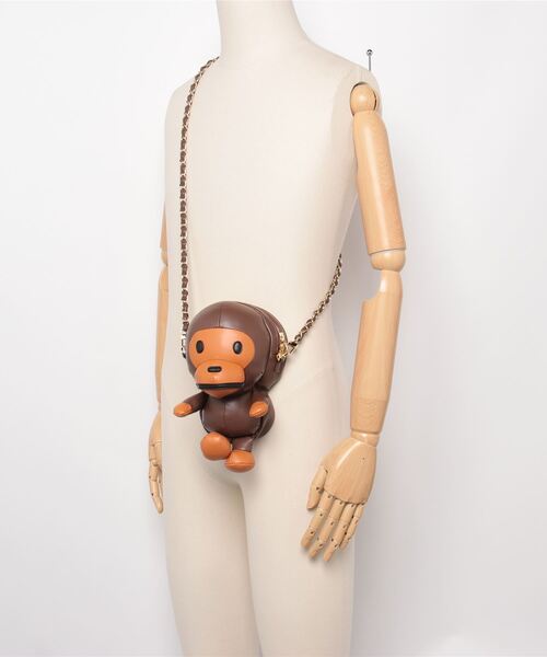 APE BABY MILO 猿のぬいぐるみバッグ BABY MILO® PLUSH DOLL SHOULDER BAG | bape.com