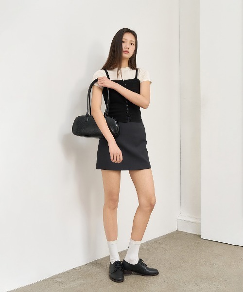 GENERAL IDEA(ジェネラルアイデア)の「GENERAL IDEA/ジェネラルアイディア button up knit bustier ビスチェ(キャミソール・レディース・ブラック/ホワイト/ピンク・M/L/S)」の7枚目の写真