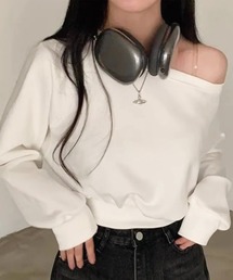ADDITION STORE（アディションストア）の「【トレンドのクロップド丈がカワイイ♪】片方オフショルダー クロップド スウェット / One Off Shoulder Cropped Sweat（スウェット）」