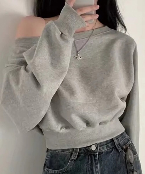 ADDITION STORE（アディションストア）の「【トレンドのクロップド丈がカワイイ♪】片方オフショルダー クロップド スウェット / One Off Shoulder Cropped Sweat（スウェット・レディース・ブラック/グレー/ホワイト・FREE）」の15枚目の写真