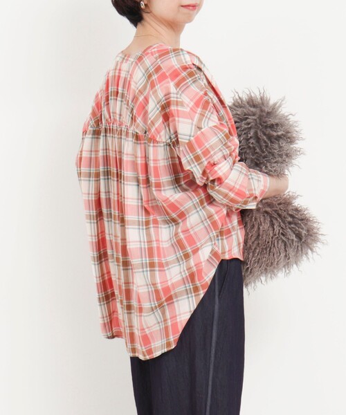 MICO COULIER(ミコクリエ)の「チェックギャザーブラウス(シャツ/ブラウス・レディース・ブラウン系その他/ブルー系その他/レッド系その他・38)」の8枚目の写真