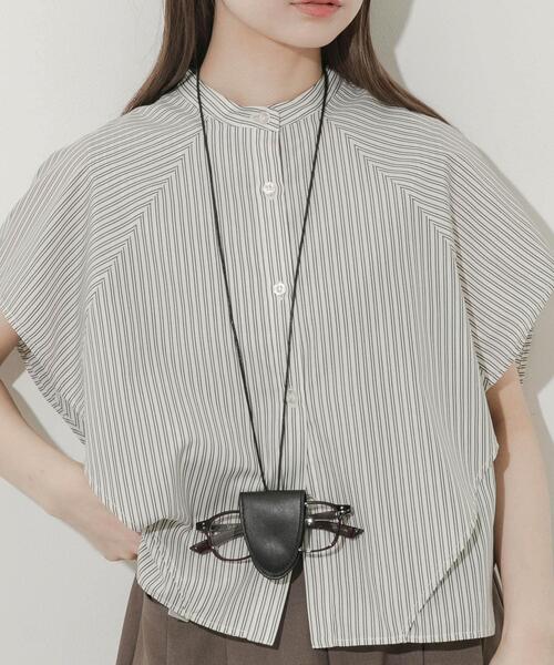 SMELLY（スメリー）の「マグネットメガネホルダー（メガネ・レディース・ブラック/ブラウン・-）」の2枚目の写真