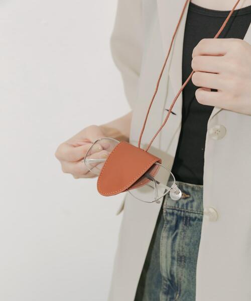 SMELLY（スメリー）の「マグネットメガネホルダー（メガネ・レディース・ブラック/ブラウン・-）」の12枚目の写真