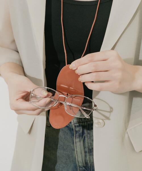 SMELLY（スメリー）の「マグネットメガネホルダー（メガネ・レディース・ブラック/ブラウン・-）」の11枚目の写真