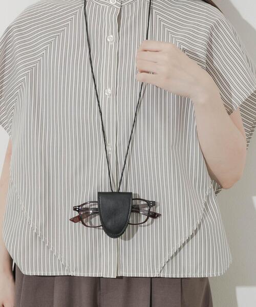 SMELLY（スメリー）の「マグネットメガネホルダー（メガネ・レディース・ブラック/ブラウン・-）」の4枚目の写真