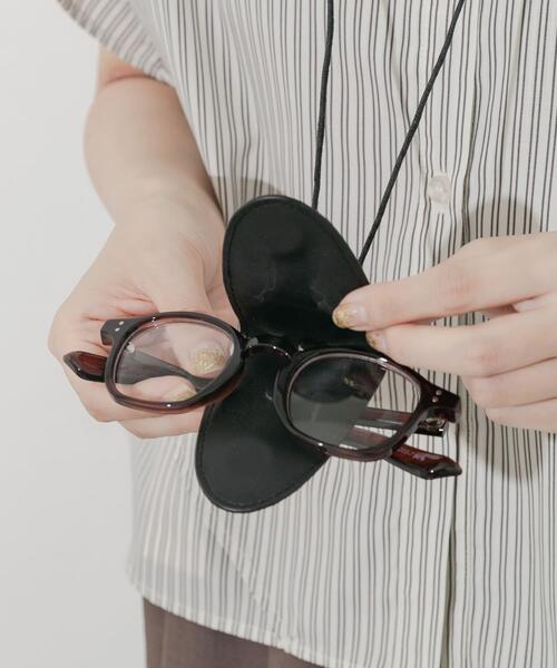 SMELLY（スメリー）の「マグネットメガネホルダー（メガネ・レディース・ブラック/ブラウン・-）」の8枚目の写真