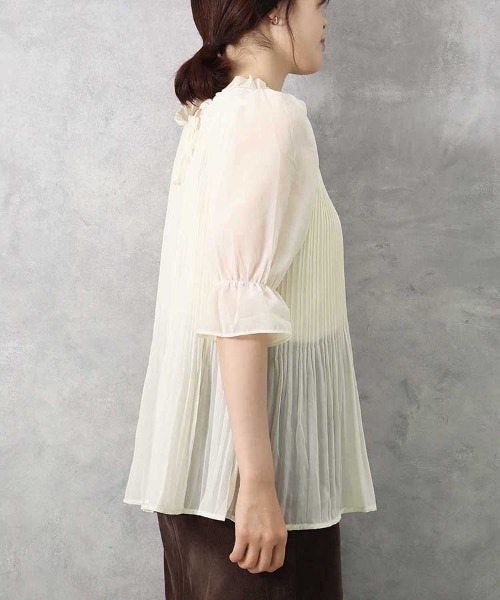 Bleu Bleuet(ブルーブルーエ)の「【ZOZO限定】2WAYハーフスリーブブラウス(シャツ/ブラウス・レディース・ドット/オフホワイト・FREE)」の4枚目の写真