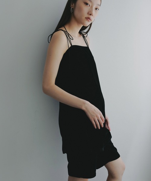 EFOLE(エフォル)の「Velour Camis Set-Up/ベロアキャミセットアップ(キャミソール・レディース・ブラック・FREE)」の2枚目の写真