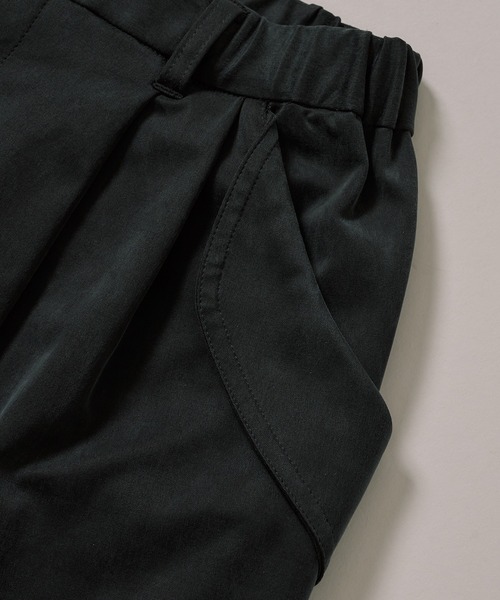 PUBLIC TOKYO(パブリックトウキョウ)の「キュプラフィブリルカーブパンツ(チノパンツ・レディース・ホワイト/ブラック・1/2)」の9枚目の写真