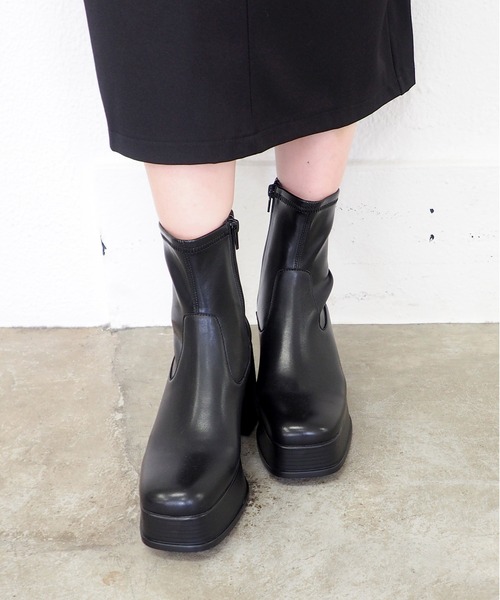 あしながおじさん（アシナガオジサン）の「厚底レトロブーツ　1310275（ブーツ・レディース・ブラック/マルチ・22.5cm/23cm/23.5cm/24cm/24.5cm）」の17枚目の写真