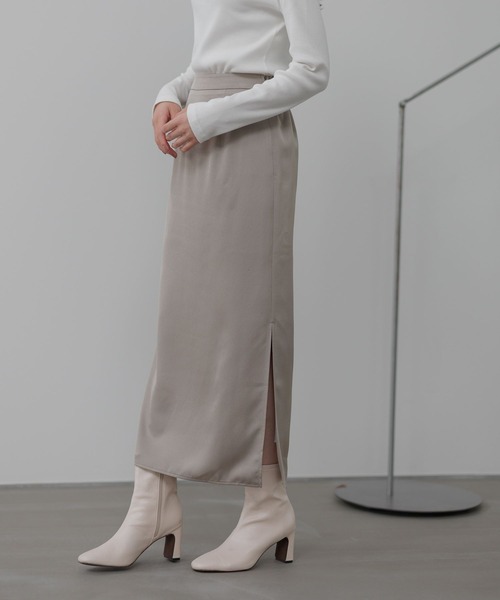 Andemiu(アンデミュウ)の「サテンスリットナロースカート603770(スカート・レディース・ブラウン/ブラック/グレイッシュベージュ・SMALL/MEDIUM)」の3枚目の写真