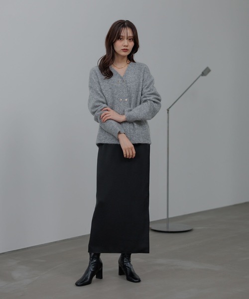 Andemiu(アンデミュウ)の「サテンスリットナロースカート603770(スカート・レディース・ブラウン/ブラック/グレイッシュベージュ・SMALL/MEDIUM)」の20枚目の写真