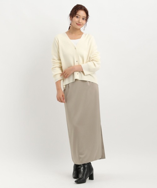 Andemiu(アンデミュウ)の「サテンスリットナロースカート603770(スカート・レディース・ブラウン/ブラック/グレイッシュベージュ・SMALL/MEDIUM)」の22枚目の写真