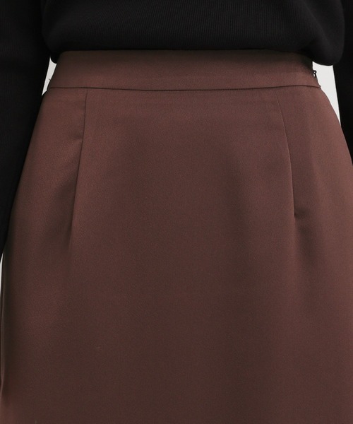 Andemiu(アンデミュウ)の「サテンスリットナロースカート603770(スカート・レディース・ブラウン/ブラック/グレイッシュベージュ・SMALL/MEDIUM)」の11枚目の写真
